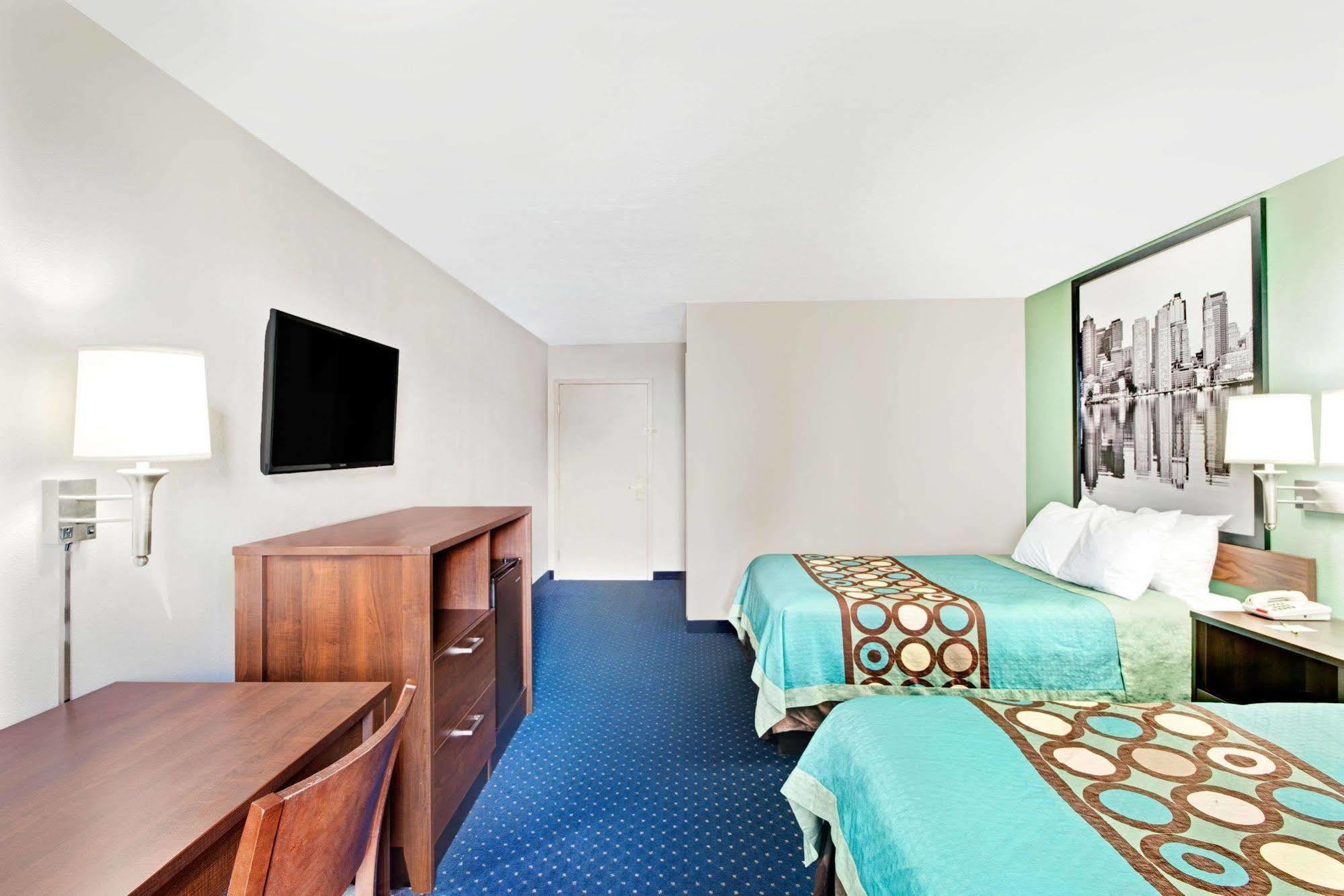 Hotel Super 8 By Wyndham Brockton Exterior foto